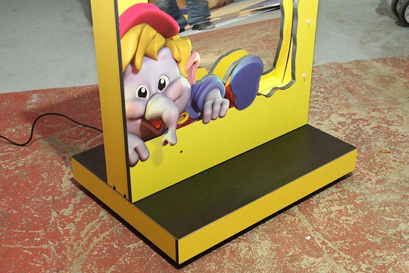 Hervorragende Anpassung für Intertoys. Ein mobiler Smileyspiegel inkl. Licht und Ton durch. ein Sensor. Hervorragende Anpassung für Intertoys. Ein mobiler Smileyspiegel inkl. Licht und Ton durch. ein Sensor.